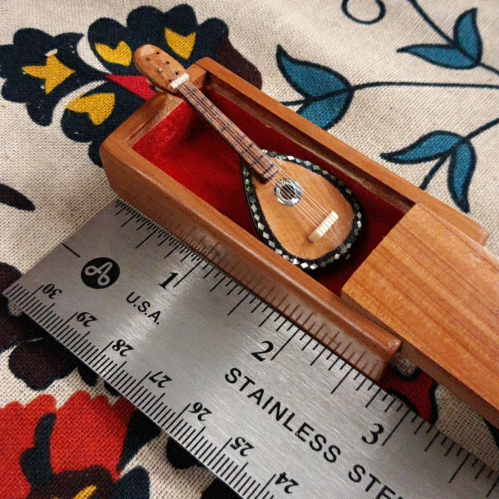 Hand-Crafted Mini-Guitar - Picture 2 of 8